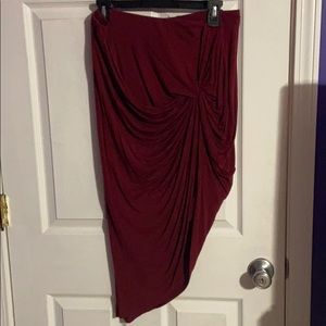 Knot high low skirt.